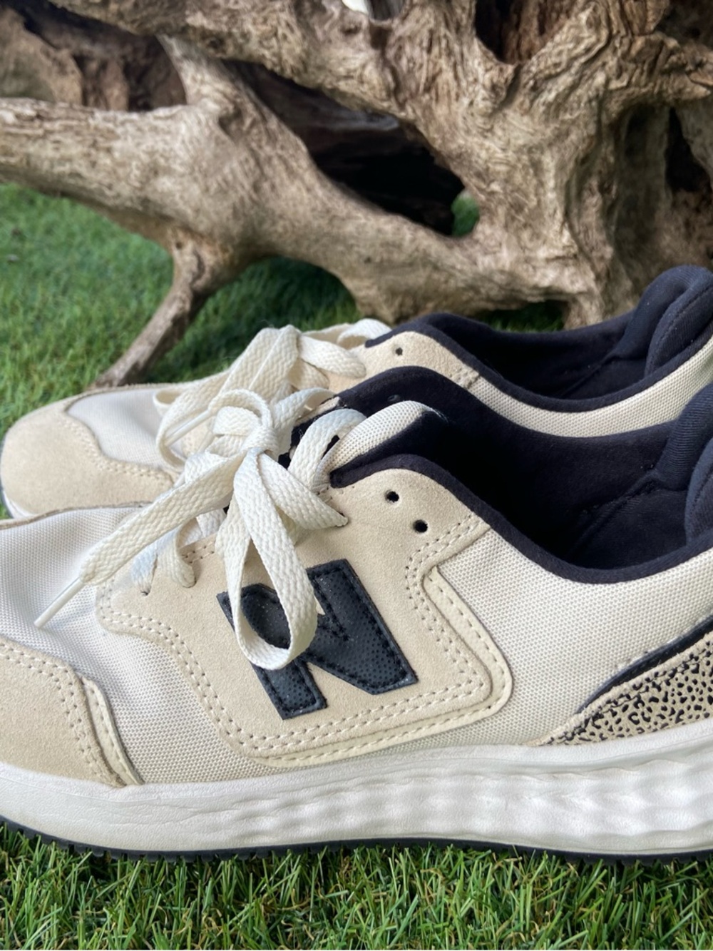 New Balance x70 comfort foam Cream and Black Low-Top Sneakers